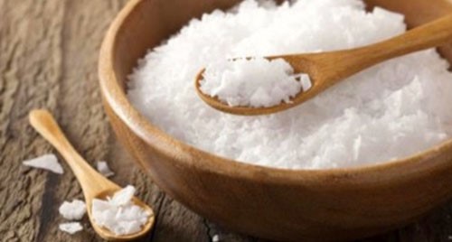 Cách tẩy trắng răng bằng muối Nabica cực đơn giản?
